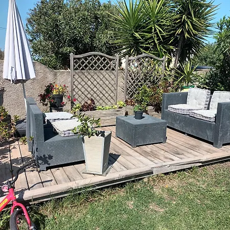 Maison Bord De Βίλα *