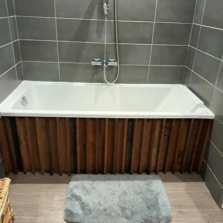 Maison Bord De *