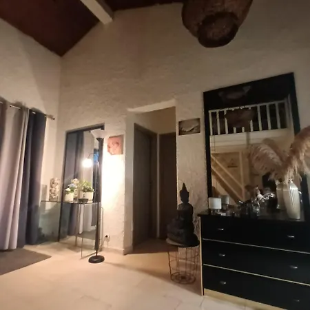 Maison Bord De فيلة